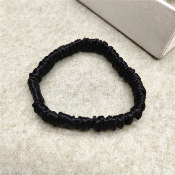 Silk Seamless Hair Tie - Image 4