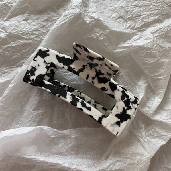 Chaifu Studio F63 INS Cold Wind Retro Temperament Cow Color Black And White Acetate Hairpin Clip - Image 1