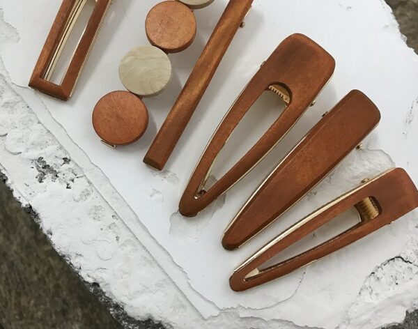 Various geometric hollow hair clips made of wood - Image 1