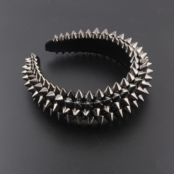 Fashion Sponge Rivet Baroque Headband - Image 4