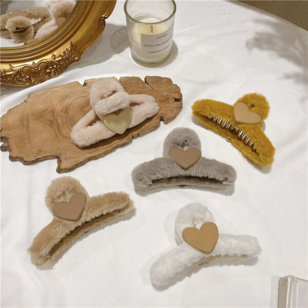 Korea Dongdaemun Love Plush Autumn Winter Grab Clip - Image 1