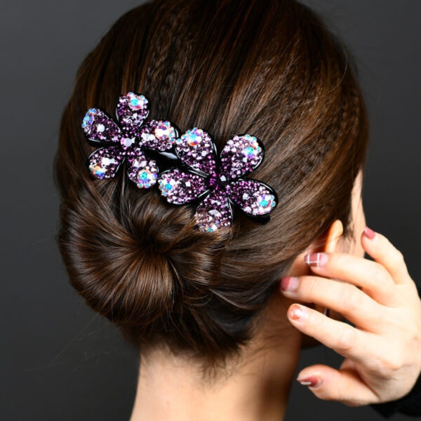 Inserting comb hair ornament - Image 2