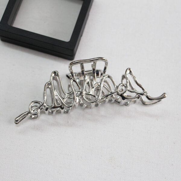 Simple Claw Large Shark Clip Metal Hair Headdress - Image 8