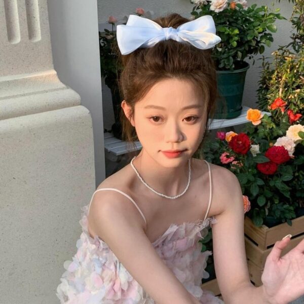 Female Sweet Desire Mesh Bow Hair Clip - Image 4