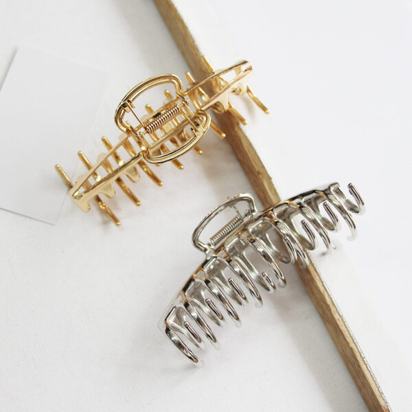Simple Claw Large Shark Clip Metal Hair Headdress - Image 1