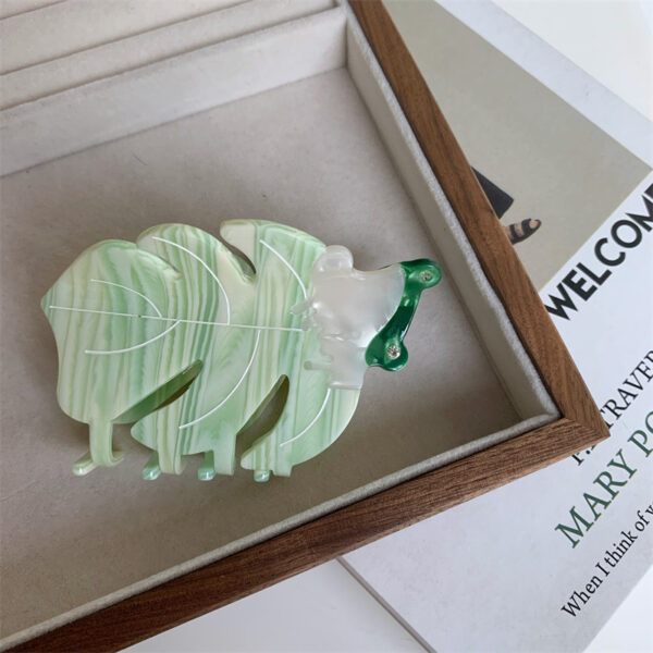 Frog Grip Color Matching Hair Claw Shark Clip Hair Accessories - Image 9