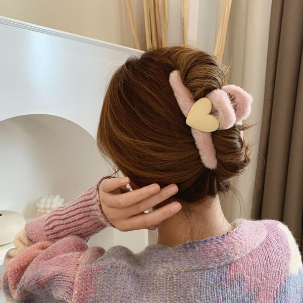 Korea Dongdaemun Love Plush Autumn Winter Grab Clip - Image 2